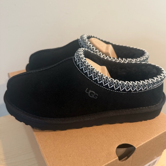 UGG Shoes - UGG Tasman II Women’s 7 Black and Gray Slippers